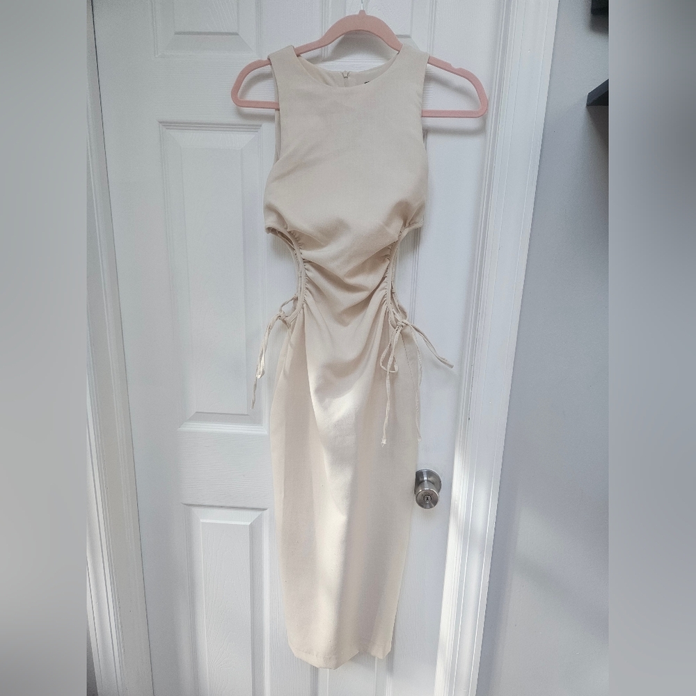 ZARA Cut Out Slim Dress in Vanilla NWT Size XS Nwt